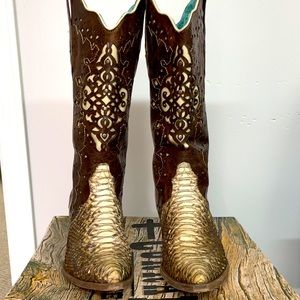 Corral women’s cowboy boots